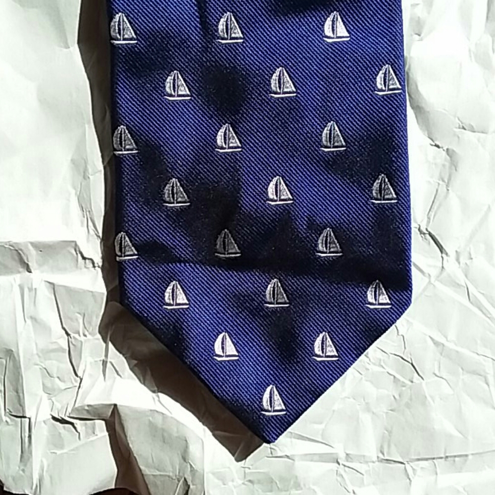 Breuer Italy Silk Tie Sailboat navy 4Wx57L EUC